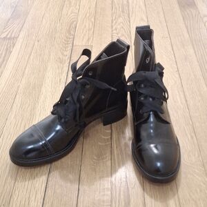 Gorgeous Chocolate Brown Patent Leather Lace Up Boots, Sz 9.5